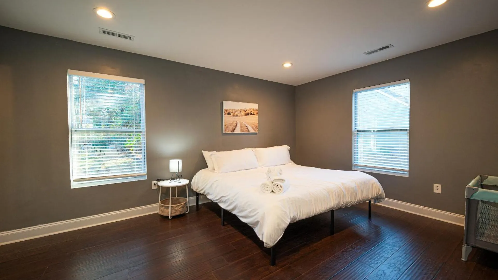 Comfy 3 Bed Housebackyardwifispacy 샬럿 0*,